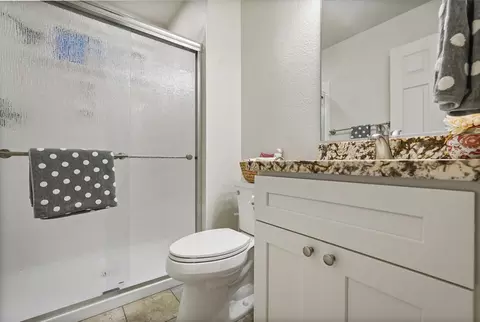 Bath - 1820 N Berkeley Ave, Turlock, CA 95382 photo 3 of 3