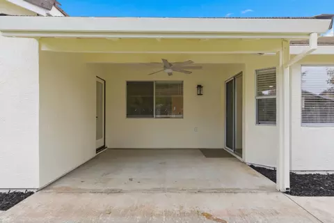Exterior - 1671 Davis St, Ripon, CA 95366 photo 9 of 10