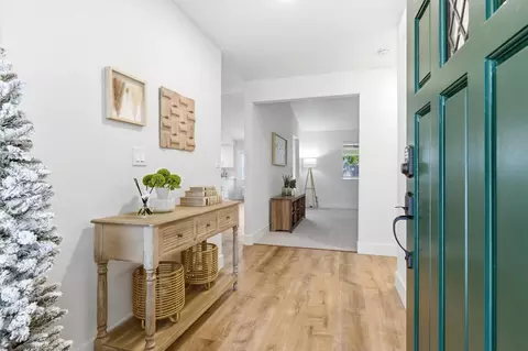 Entry Way - 1671 Davis St, Ripon, CA 95366 photo 1 of 3
