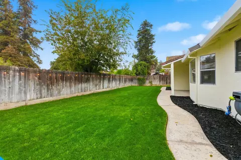 Exterior - 1671 Davis St, Ripon, CA 95366 photo 8 of 10