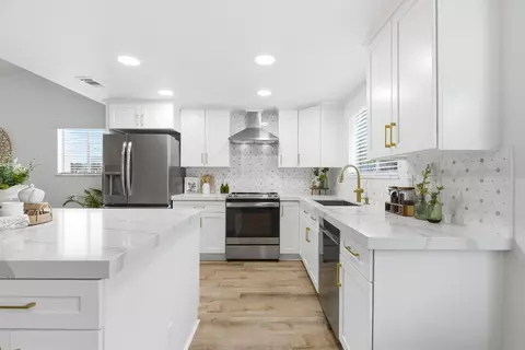 Kitchen - 1671 Davis St, Ripon, CA 95366 photo 1 of 4