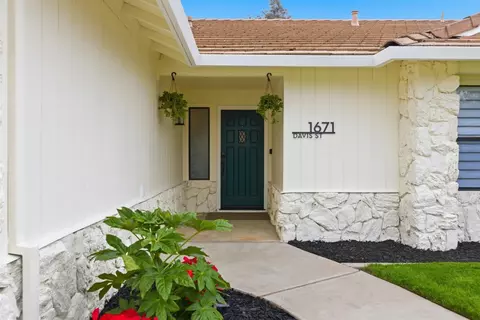 Exterior - 1671 Davis St, Ripon, CA 95366 photo 6 of 10