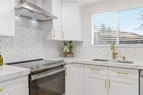 Kitchen - 1671 Davis St, Ripon, CA 95366 photo 4 of 4