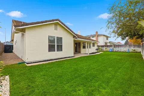 Exterior - 1671 Davis St, Ripon, CA 95366 photo 10 of 10