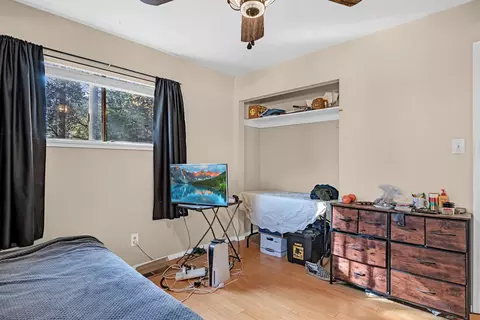 Bedroom - 19475 Murphy Rd, Pine Grove, CA 95665 photo 2 of 7