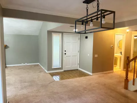 Living - 617 Edgebrook Ct, Modesto, CA 95354 photo 1 of 5