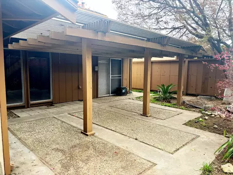 Exterior - 617 Edgebrook Ct, Modesto, CA 95354 photo 7 of 10