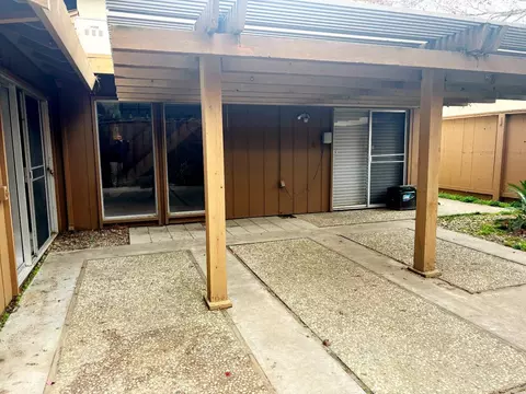 Exterior - 617 Edgebrook Ct, Modesto, CA 95354 photo 9 of 10