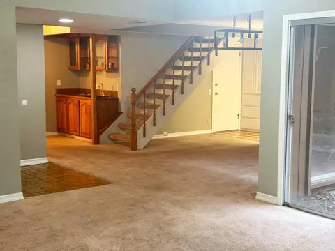 Living - 617 Edgebrook Ct, Modesto, CA 95354 photo 3 of 5