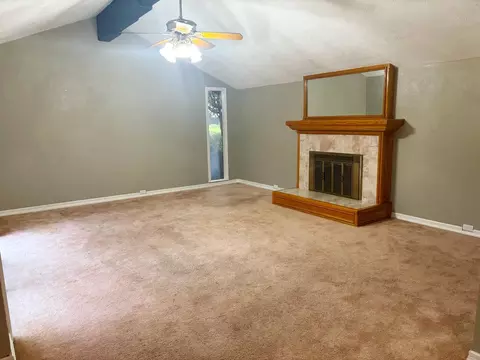 Living - 617 Edgebrook Ct, Modesto, CA 95354 photo 5 of 5