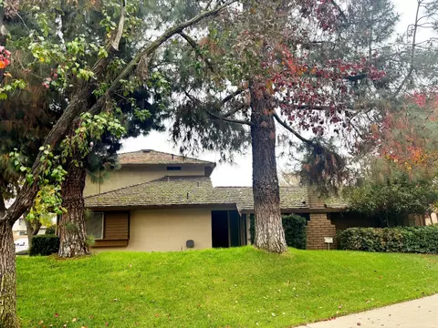 Exterior - 617 Edgebrook Ct, Modesto, CA 95354 photo 3 of 10