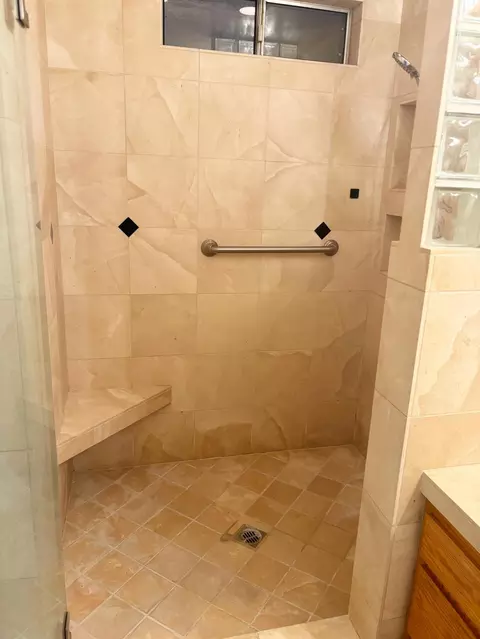 Bath - 617 Edgebrook Ct, Modesto, CA 95354 photo 1 of 4