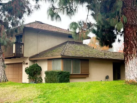 Exterior - 617 Edgebrook Ct, Modesto, CA 95354 photo 4 of 10
