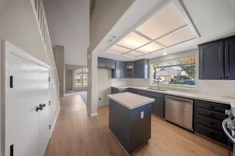 Entry Way - 1128 Valencia Ct, Modesto, CA 95350 photo 1 of 1