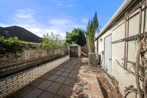 Exterior - 1128 Valencia Ct, Modesto, CA 95350 photo 5 of 8