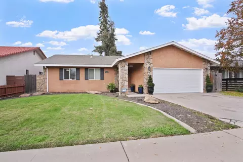 1921 Carleton Dr, Turlock, CA 95382 photo 2