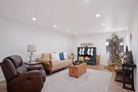 1921 Carleton Dr, Turlock, CA 95382 photo 9
