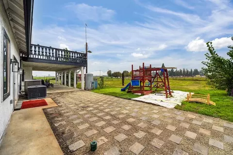 Exterior - 7011 Kemper Rd, Modesto, CA 95357 photo 9 of 15