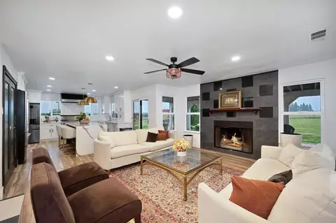 Living - 7011 Kemper Rd, Modesto, CA 95357 photo 5 of 6