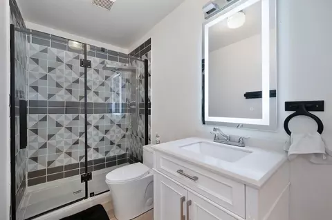 Bath - 7011 Kemper Rd, Modesto, CA 95357 photo 3 of 6