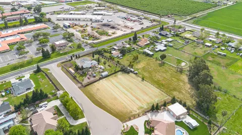 965 N Bryant Ct, Merced, CA 95341
