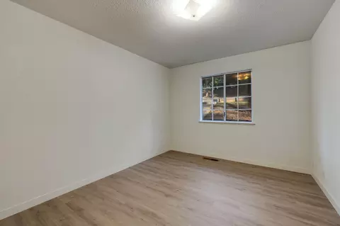 Bedroom - 120 Plainview Ave, Applegate, CA 95703 photo 2 of 7