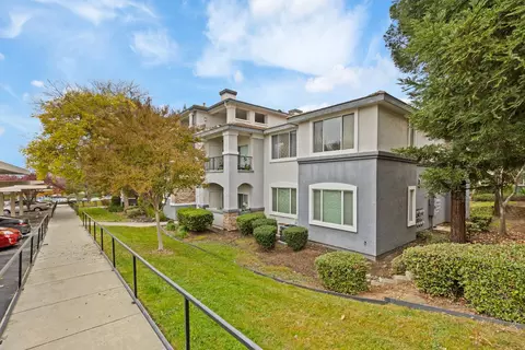 701 Gibson Dr #927, Roseville, CA 95678