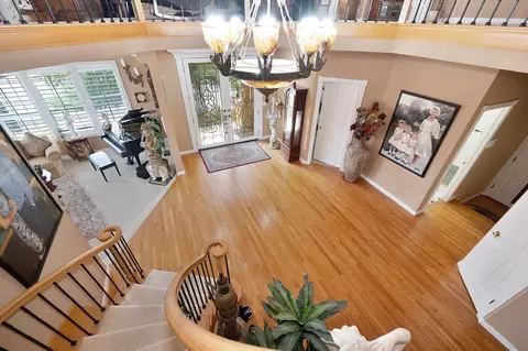 Entry Way - 100 Hinkle Ct, Folsom, CA 95630 photo 2 of 4