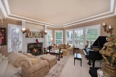 Living - 100 Hinkle Ct, Folsom, CA 95630 photo 1 of 4