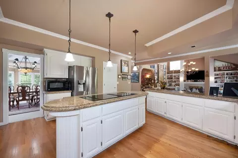 Kitchen - 100 Hinkle Ct, Folsom, CA 95630 photo 5 of 6