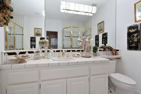 Bath - 100 Hinkle Ct, Folsom, CA 95630 photo 5 of 5