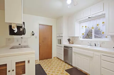 Kitchen - 201 Eagle Ct, Modesto, CA 95350 photo 2 of 4