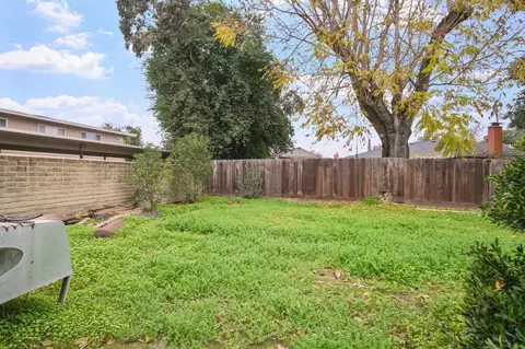 Exterior - 201 Eagle Ct, Modesto, CA 95350 photo 5 of 6