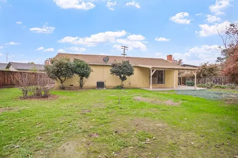 Exterior - 201 Eagle Ct, Modesto, CA 95350 photo 4 of 6