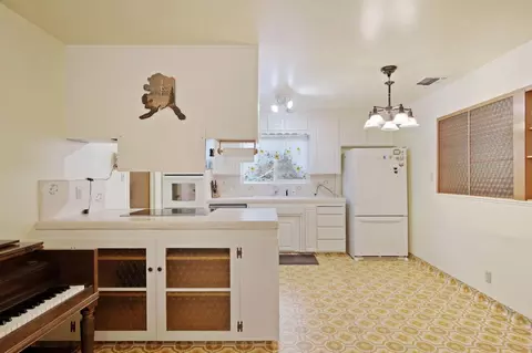 Kitchen - 201 Eagle Ct, Modesto, CA 95350 photo 4 of 4