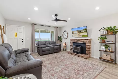 15581 French Camp Rd, Ripon, CA 95366 photo 11