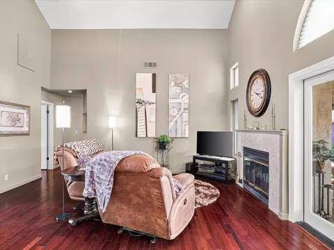 Living - 4021 Copper Penny Ct, Modesto, CA 95355 photo 4 of 6