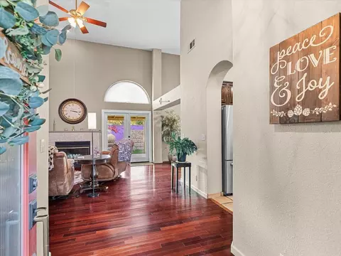 Entry Way - 4021 Copper Penny Ct, Modesto, CA 95355 photo 2 of 4