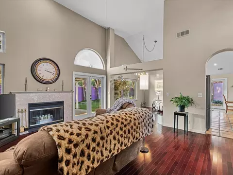 Living - 4021 Copper Penny Ct, Modesto, CA 95355 photo 2 of 6