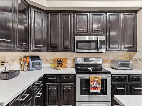 Kitchen - 4021 Copper Penny Ct, Modesto, CA 95355 photo 7 of 8