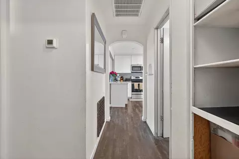 Entry Way - 28015 N Blossom Rd, Walnut Grove, CA 95690 photo 1 of 2