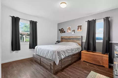 Bedroom - 28015 N Blossom Rd, Walnut Grove, CA 95690 photo 2 of 2