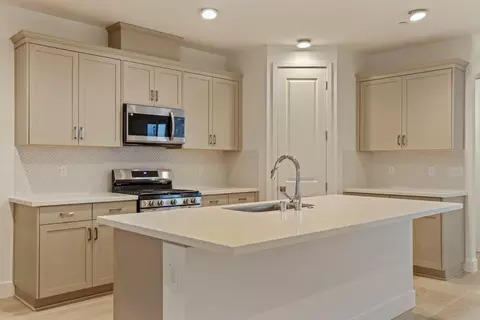 Kitchen - 2182 Silk Ave, Manteca, CA 95337 photo 2 of 5