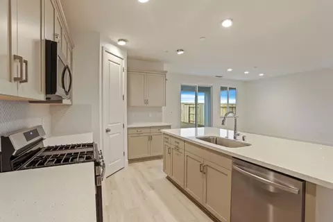 Kitchen - 2182 Silk Ave, Manteca, CA 95337 photo 5 of 5