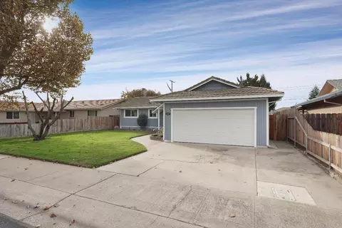1207 S Crescent Ave, Lodi, CA 95240 photo 2