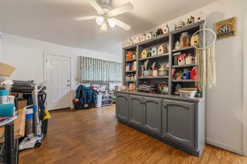 Entry Way - 381 Wallis Ave, Gustine, CA 95322 photo 9 of 10