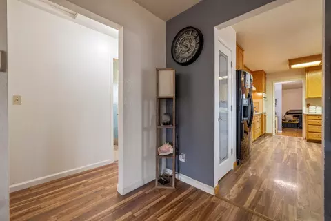 Entry Way - 381 Wallis Ave, Gustine, CA 95322 photo 3 of 10