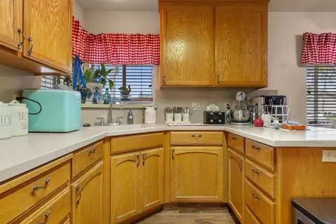 Kitchen - 381 Wallis Ave, Gustine, CA 95322 photo 5 of 6