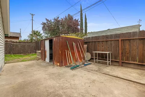Exterior - 381 Wallis Ave, Gustine, CA 95322 photo 10 of 14