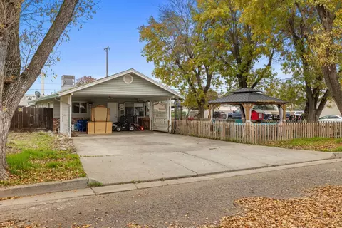 Exterior - 381 Wallis Ave, Gustine, CA 95322 photo 2 of 14